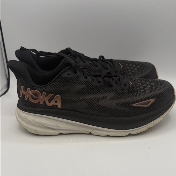 Hoka Shoes - Hoka Clifton 9 wide Women’s 10D wide Black and Tan Running Shoes S18